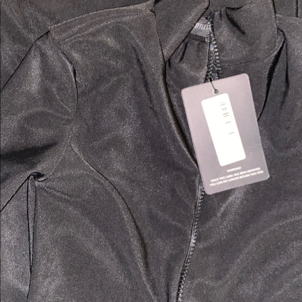 Black zip front rib short sleeve bodycon